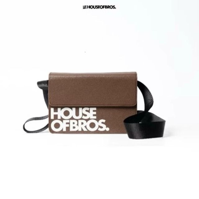 Hobs® กระเป๋าสะพายข้าง | CUBE bag | สีน้ำตาล