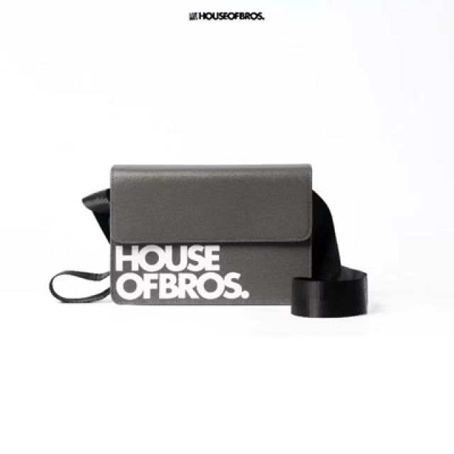 Hobs® กระเป๋าสะพายข้าง | CUBE bag | สีเทา